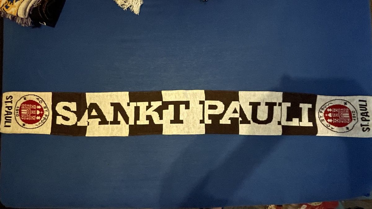 FC St. Pauli Foulard & Sciarpe: FC Sankt Pauli St. Pauli Schal  – Usato da Luzern venduto da Rene1990