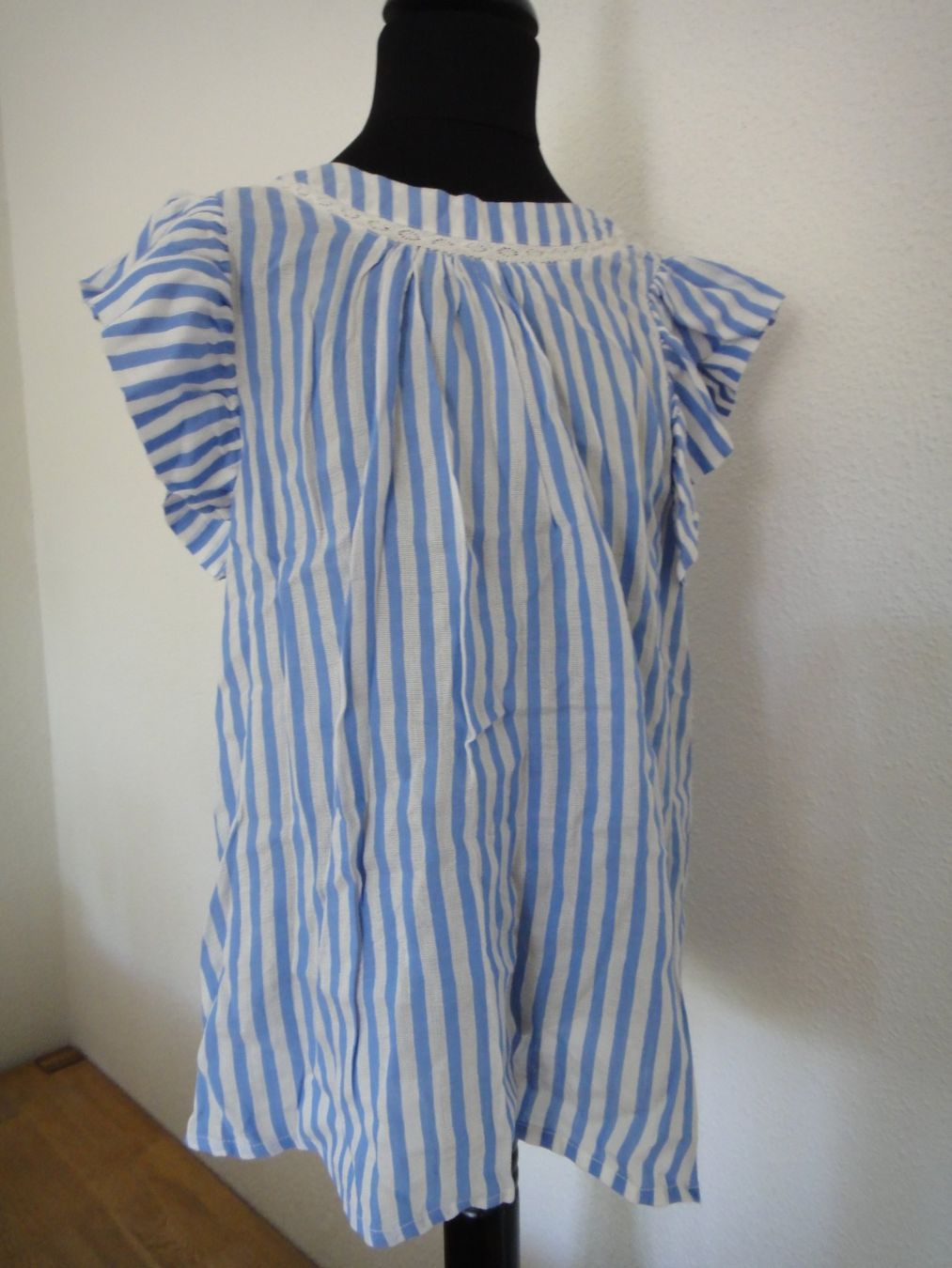 Blouses, T-shirts & Tops: Neue Bluse Gr. 12 Jahre Baumwolle – Neuf (Voir description) à Winterthur par LemonTree5