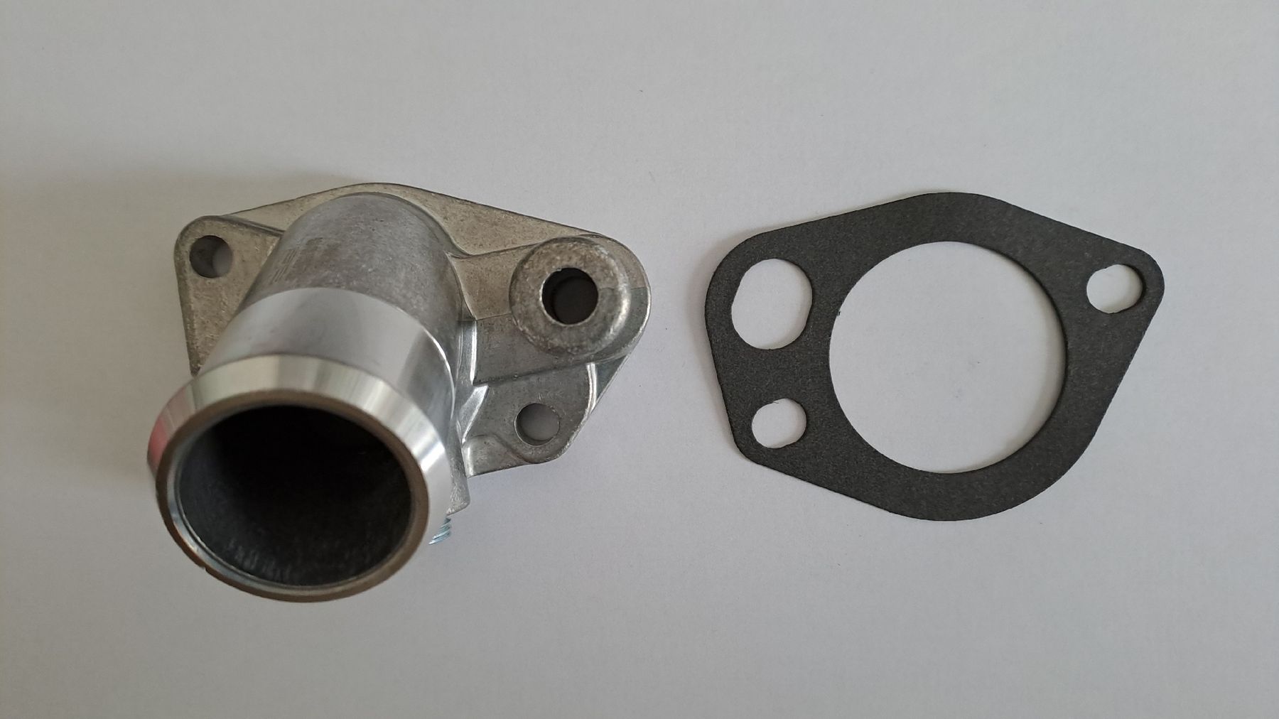 Ford Tutti pezzi di ricambio auto: Thermostatgehäuse Ford Mustang – Nuovo (secondo la descrizione) da Sins venduto da 23rege 1