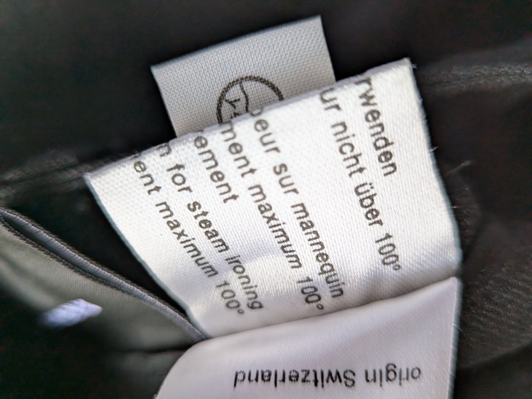 Hosen: Hose Akris schwarz Gr. 36 – Gebraucht aus Emmen von magelan 4