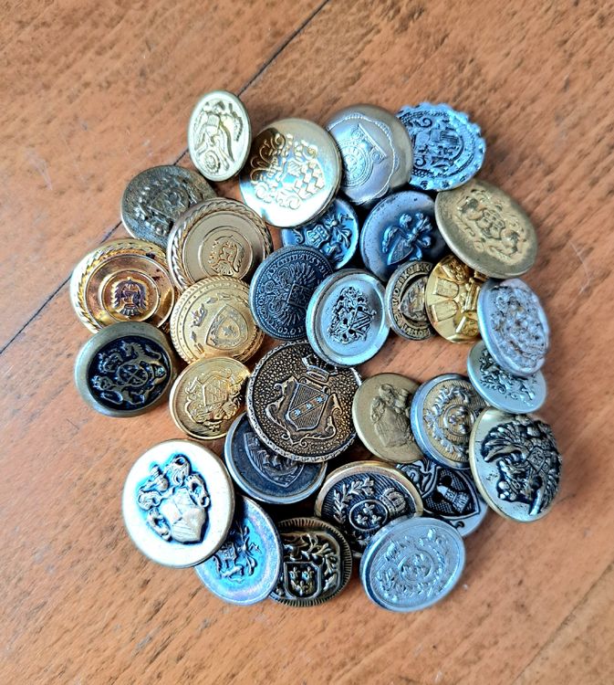 Lot De 10 Boutons Anciens En Métal Doré - Blason De Paris - 22 Mm - Occasion Neuf - Fabriqué En France