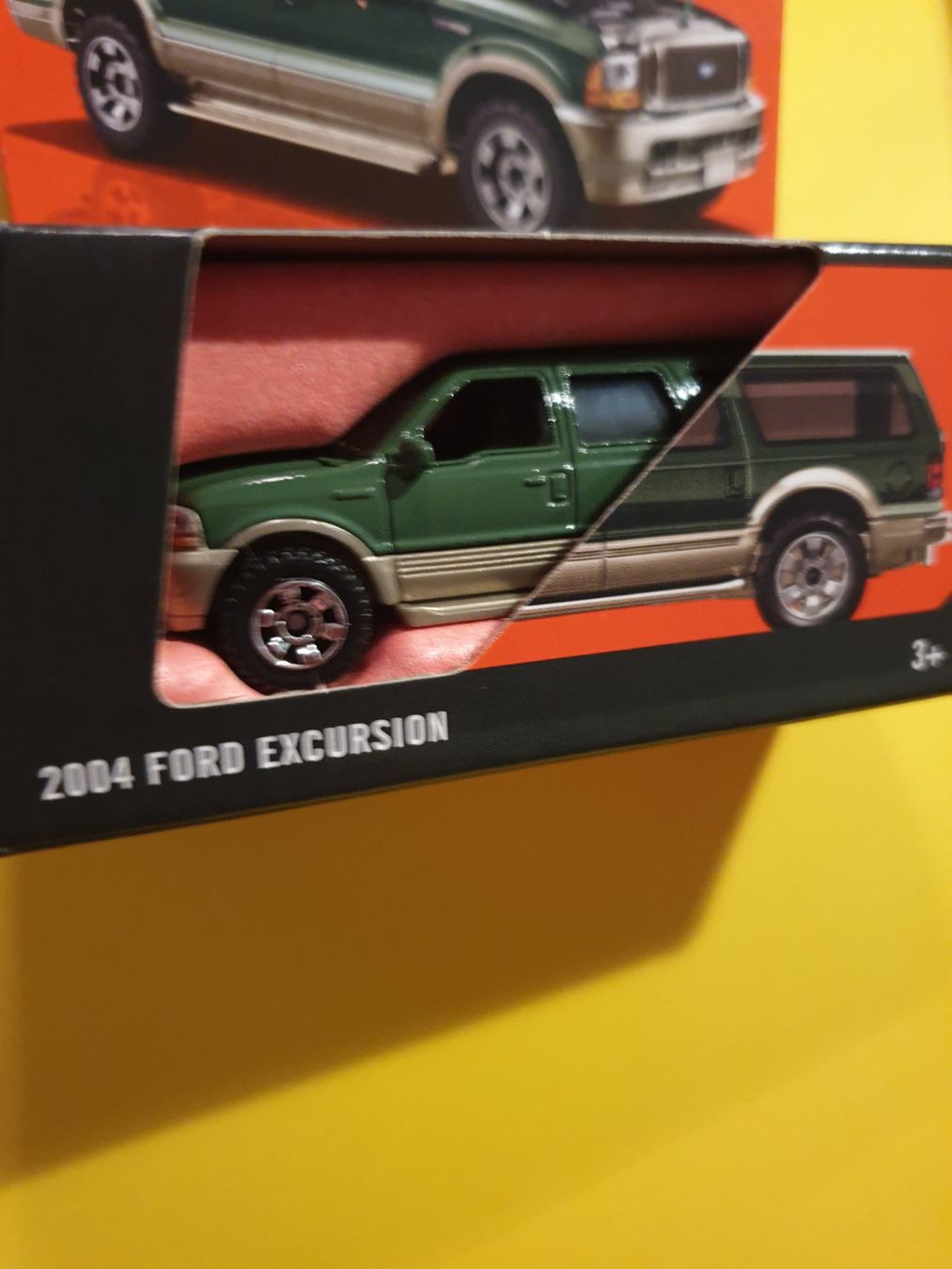 Matchbox Modellini d'auto: Matchbox 2004 FORD EXCURSION – Nuovo e nell'imballaggio originale da Oftringen venduto da Rotor 3