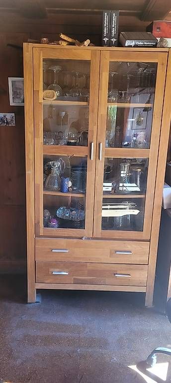 Vitrines: Vitrine mit 2 Schubladen – D'occasion à Schwarzenbach (Huttwil) par AWS22