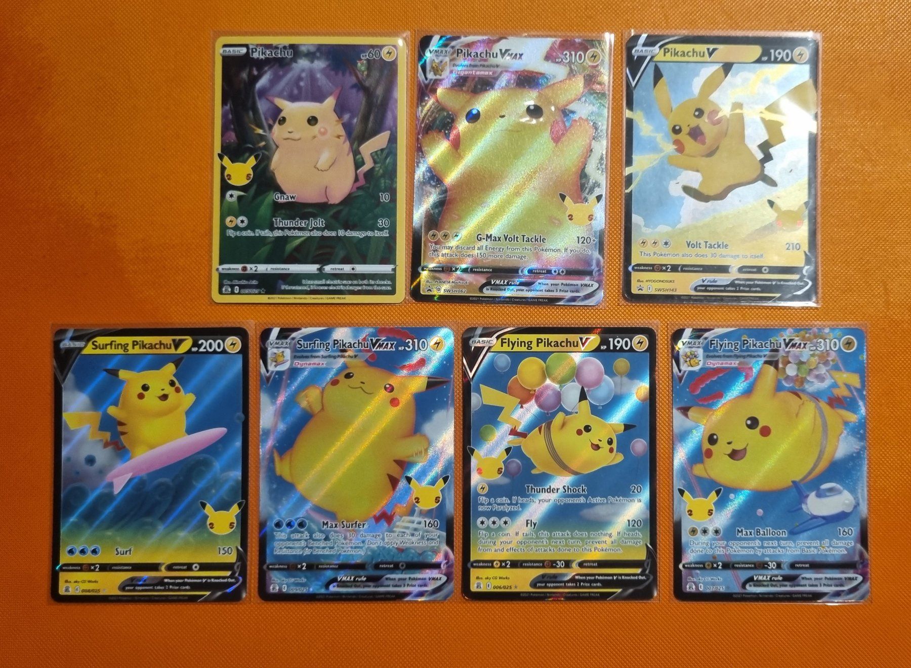 Pokémon Sammelbilder & Trading cards: Pikachu Celebration 25th Jubiläum Kartenbundle – Gebraucht aus Bichelsee von Kompiuter