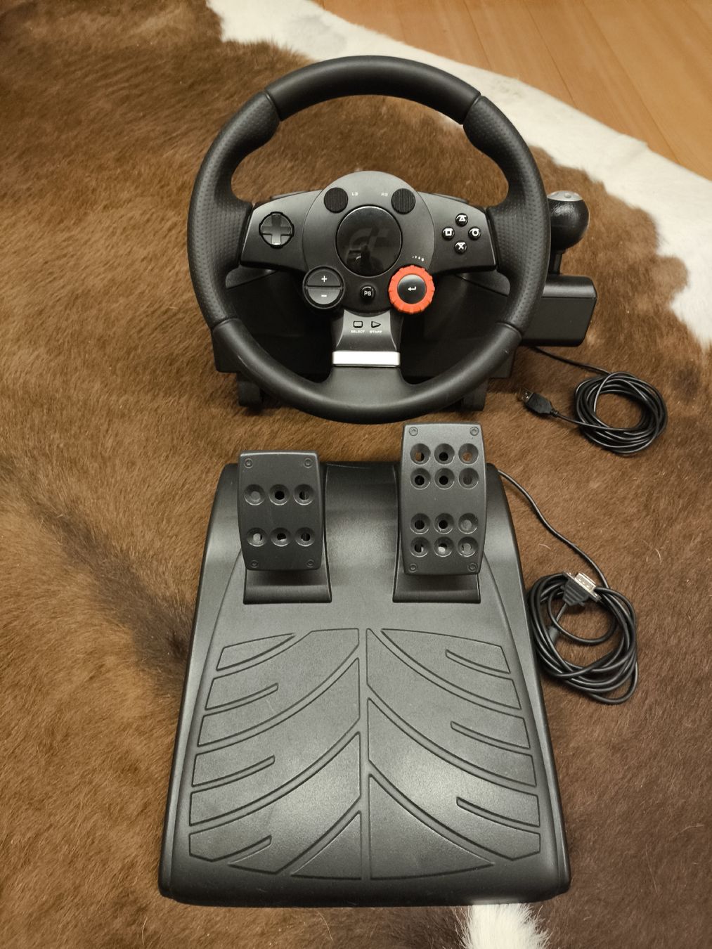 Logitech Controller: Logitech Driving Force GT Lenkrad- und Pedal Set – Gebraucht aus Scuol von Pisoc2019