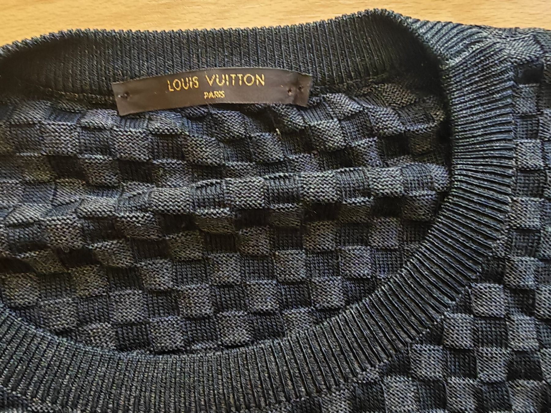 Louis Vuitton Pullover & Sweatshirts: Louis Vuitton Damier Strickpullover | Grösse L/52 Schwarz – Gebraucht aus Pfäffikon SZ von mat_qgm9 1