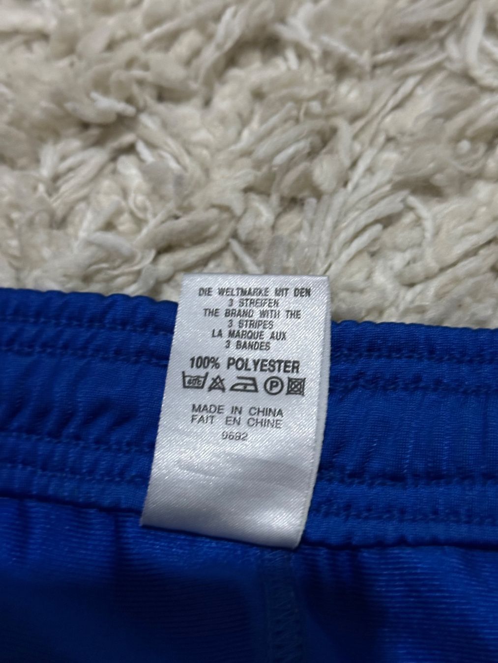 Adidas Pantaloni: Adidas Shorts Gr.152 – Usato da Bern venduto da BrandVilla 3