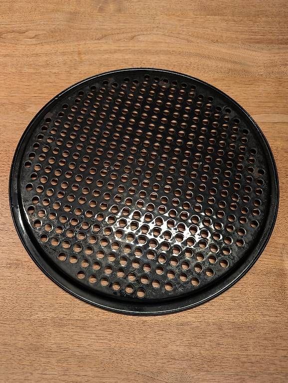 Teglie da forno: Pizzablech für Kugelgrill, 40 cm – Usato da Uster venduto da bikesnow 1