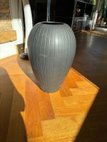 Dekorative, grosse, schwarze Bodenvase, Vintage-Style