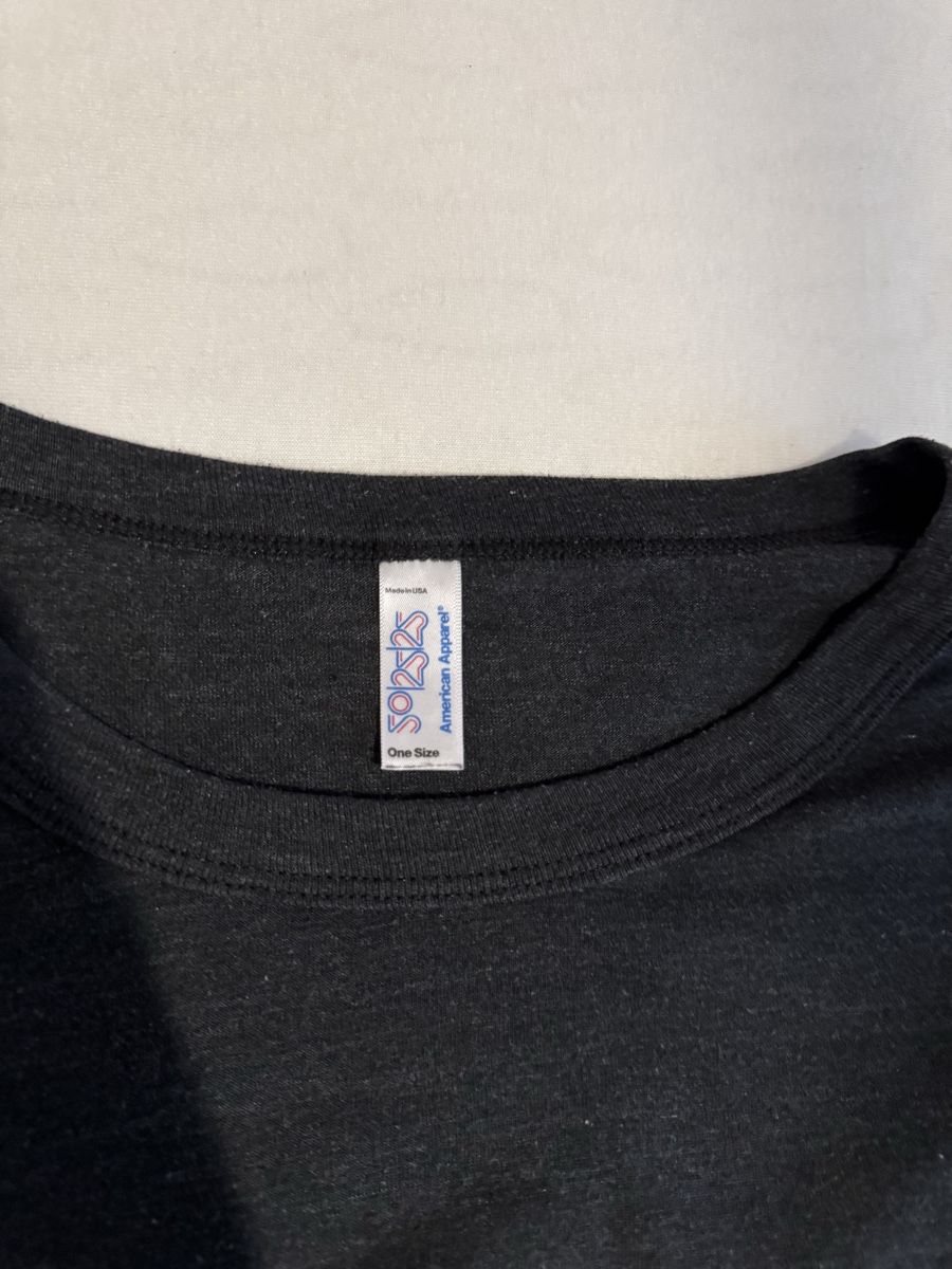 T-shirt: DARK GREY CROPTOP🩶 – Usato da Dietikon venduto da athiinax 1