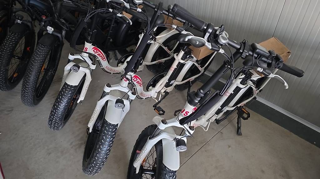 Velos: E-Bikes  – Neu und originalverpackt aus Dietikon von air_dy5b 3