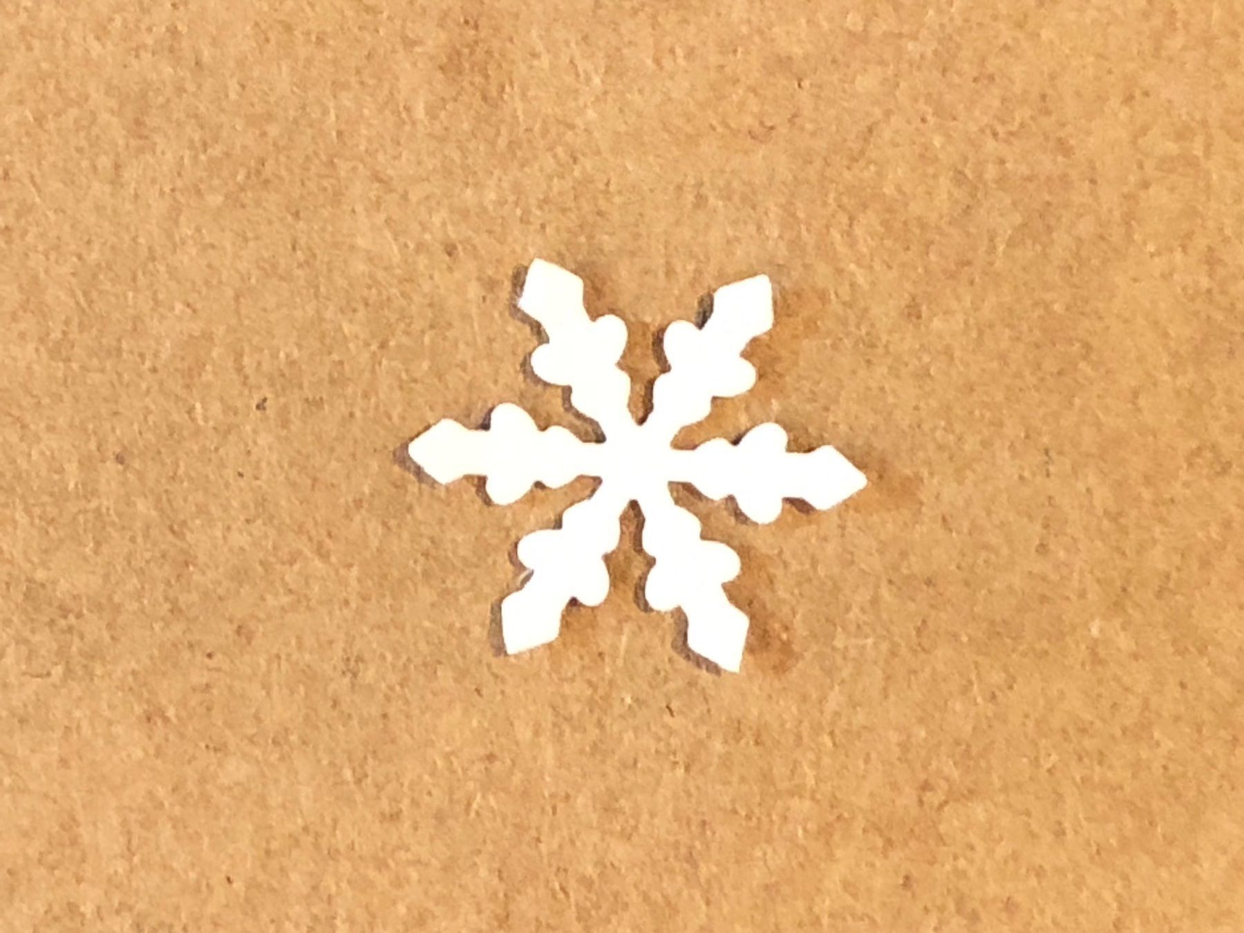 Carta: Streuteile Schneeflocken 16mm,div.Farben – Nuovo e nell'imballaggio originale da Pfäffikon ZH venduto da rue78 1