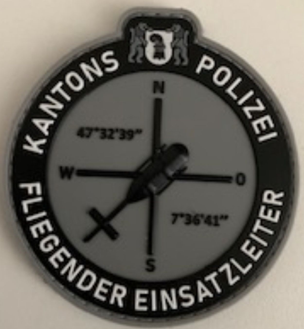 Swiss Plaketten & Abzeichen: Kantonspolizei: Fliegender Einsatzleiter Patch mit Klett. – Neu und originalverpackt aus Emmenbrücke von F.ingl-1947