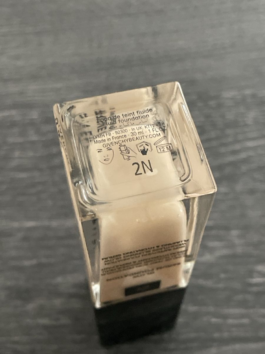 Givenchy Make-up: Givenchy - Prisme Libre Glow Foundation 2N – Neu (gemäss Beschreibung) aus Glattpark (Opfikon) von Rusalkaa 2