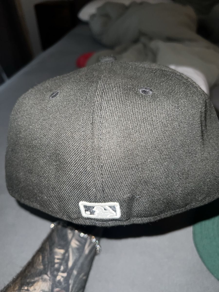 Altro in  Abbigliamento & Accessori: Caps – Nuovo (secondo la descrizione) da Staffelbach venduto da joe_6kgn 2