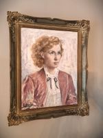Liebliches Portrait einer jungen Frau