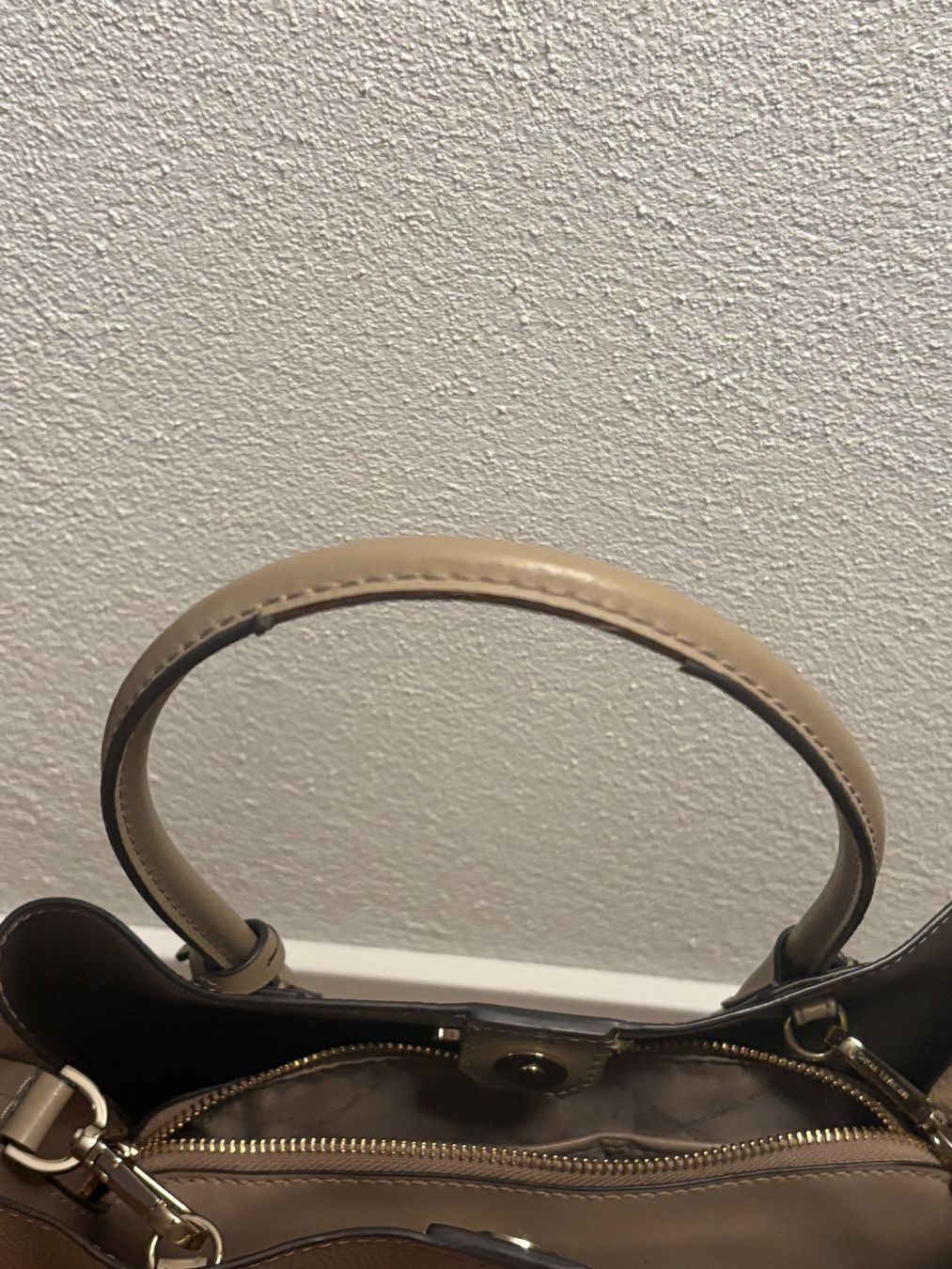 Michael Kors Borse da donna: Michael Kors Tasche in Beige – Usato da Dübendorf venduto da SophieNadine1 6