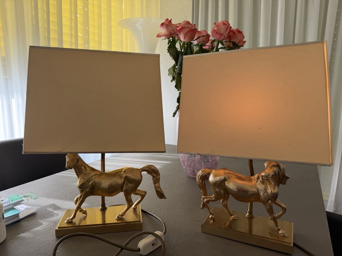 Lampade: 2 antike Designer Tischlampen Pferde Messing – Usato da Zürich venduto da sne.swiss 1