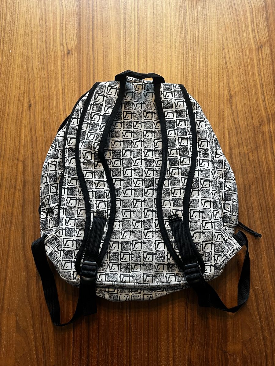 Vans Rucksäcke: Stylischer Vans Rucksack, schwarz/weiss – Gebraucht aus Goldau von mustang_289 3