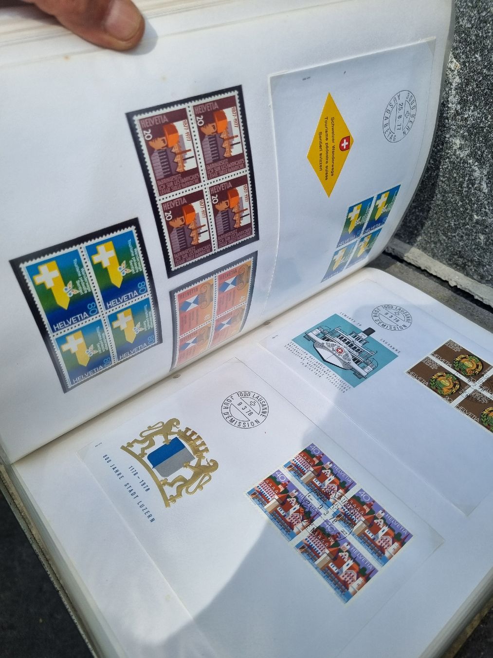 Tous les timbres: Briefmarke 13 album sammlung – D'occasion à Ostermundigen par vintage60 9
