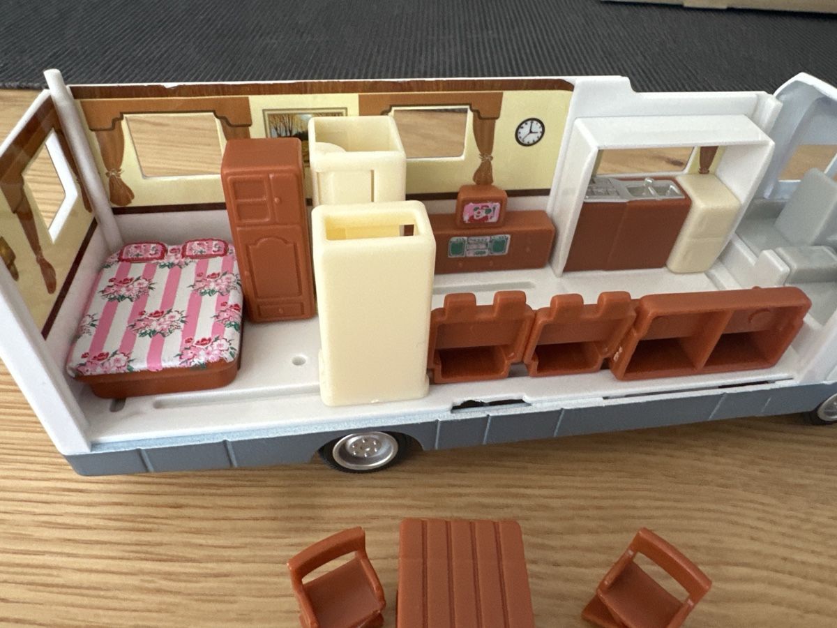 Siku Modellini d'auto: SIKU Camper guter Zustand ab 9.- – Usato da Sennwald venduto da HARO-Import 4