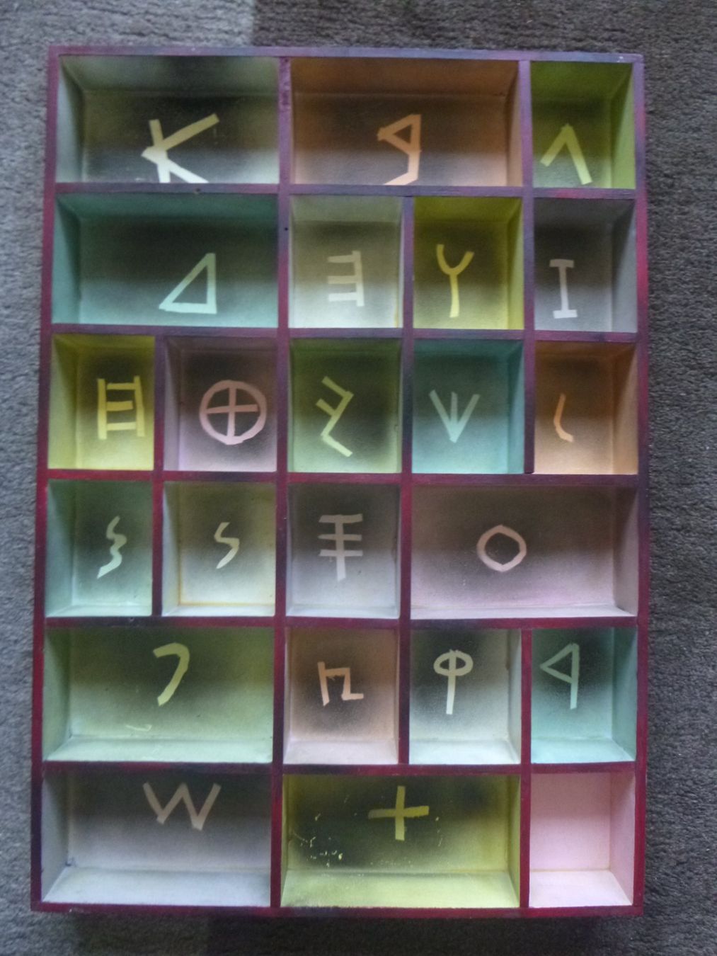 Foto & Immagini: Setzkasten mit phönizischem Alphabet – Usato da Diessenhofen venduto da farbschatten