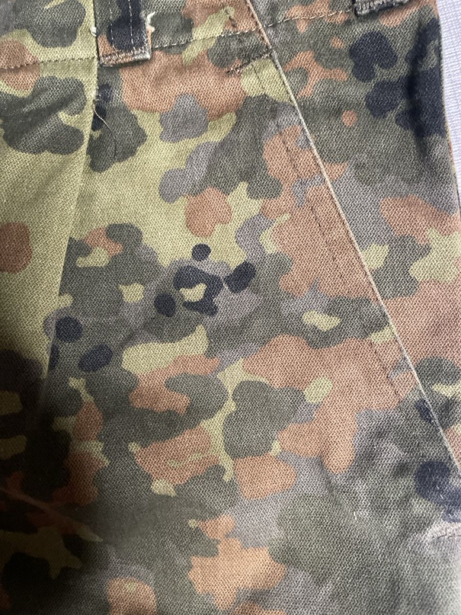 Pantaloni: Militäre Hose farbige – Usato da Capolago venduto da LA.BOTTEGA 1