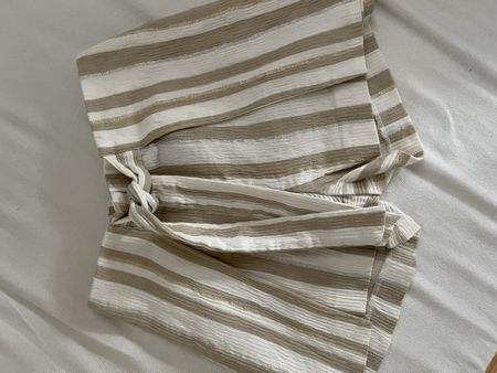 Short/ jupe Mayoral 6 ans rayures beige et blanc