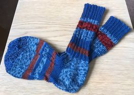 Schöne gestrickte Herrensocken   NEU  Grösse 42/43