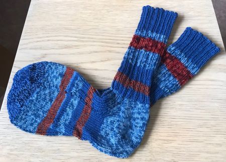 Schöne gestrickte Herrensocken   NEU  Grösse 42/43