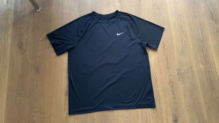 NIKE Herren Running Funktionsshirt mit Dri-Fit Stoff Gr. L