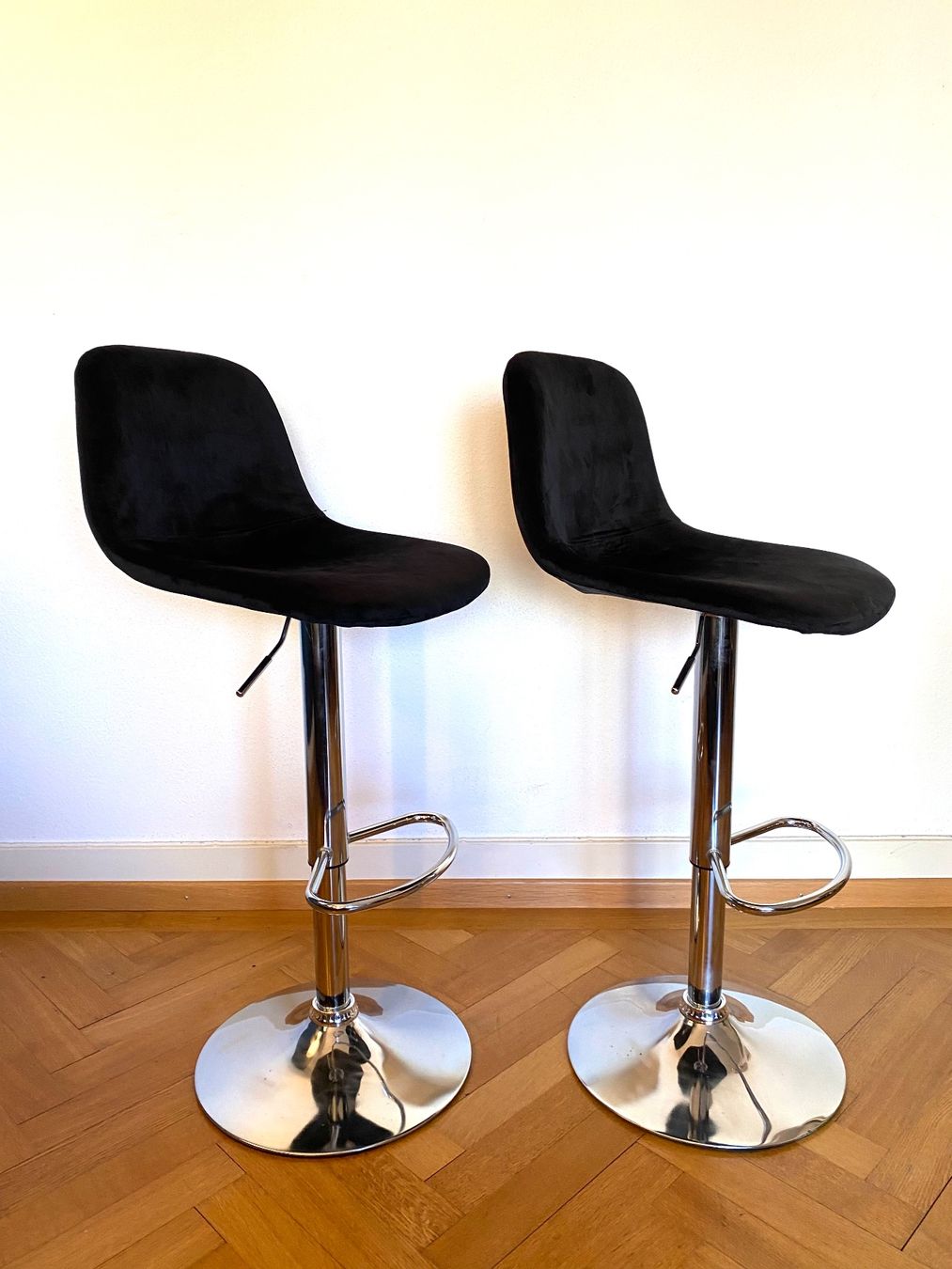 Hochstühle: Barhockers Sessels Chairs Samt – Gebraucht aus Olten von sportwelt