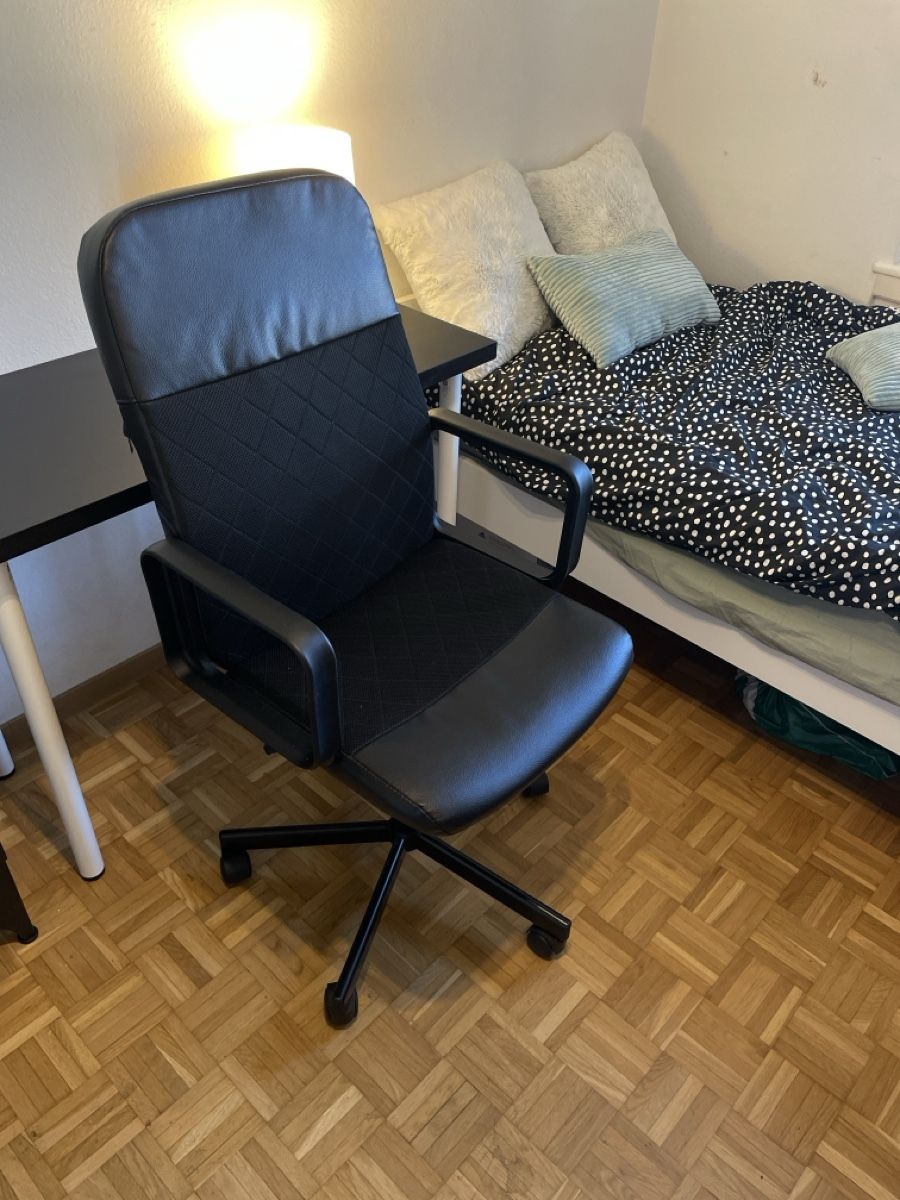 Ikea Stühle: Neuer schwarzer Bürostuhl aus Leder – Neu (gemäss Beschreibung) aus Zürich von aym_ls25 1