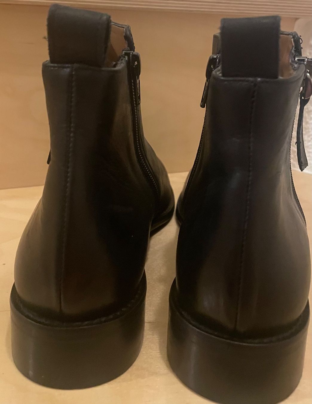 Scarpe da donna: Schwarze Lederstiefeletten, Vera Comma, Gr. 39 – Usato da Uster venduto da jelk 5