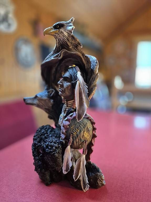 Statuette: Indianer Skulptur – Usato da Oberhofen Thun'see venduto da luckenbach 4