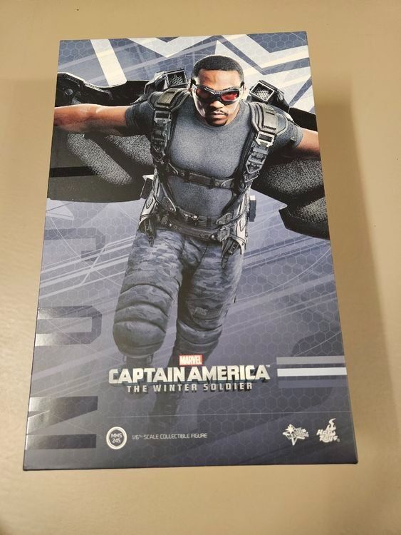 Hot Toys Figuren: Hot Toys Falcon MMS 245 – Gebraucht aus Humlikon von Mustang025
