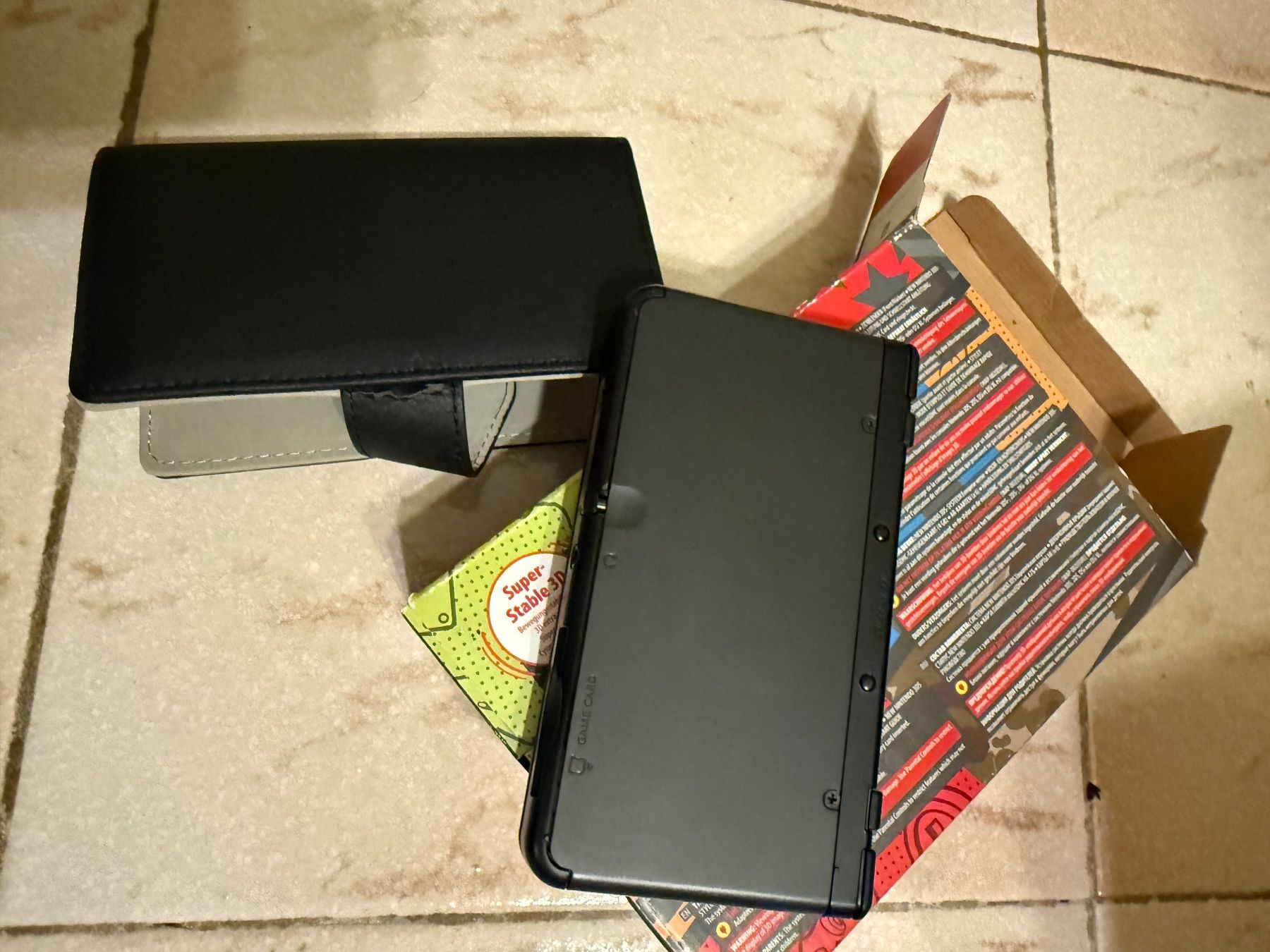 Nintendo Console: New Nintendo 3DS Console - Black Edition – Nuovo (secondo la descrizione) da Coldrerio venduto da Crivelli 2