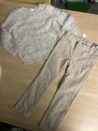 H&M Mädchen Set Gr. 98/104, Cordhose mit Herzen, Pullover