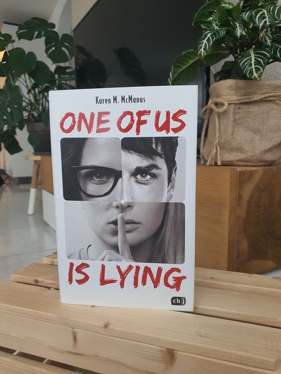 One of us is lying Karen M. McManus Kaufen auf Ricardo