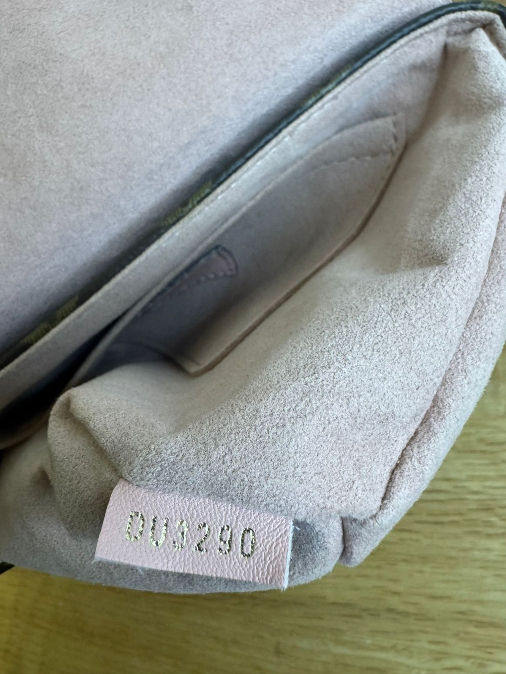 Louis Vuitton Borse da donna: Louis Vuitton Locky BB Rose - TOP Zustand – Usato da Oensingen venduto da TheBaggyClub 8