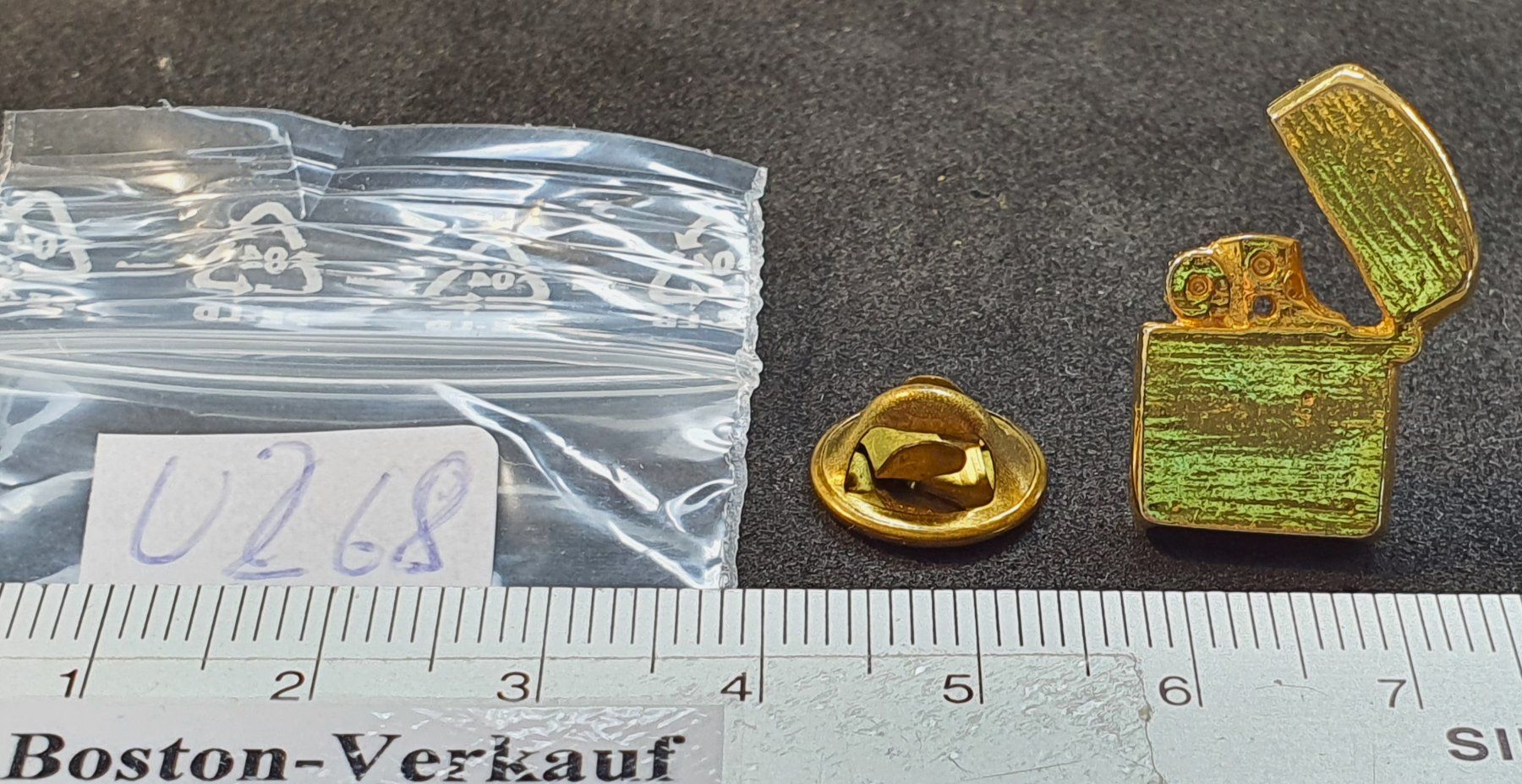 Placchette & Badge: U268 - 3D Pin Feuerzeug – Usato da Reinach BL venduto da Boston-Verkauf 4
