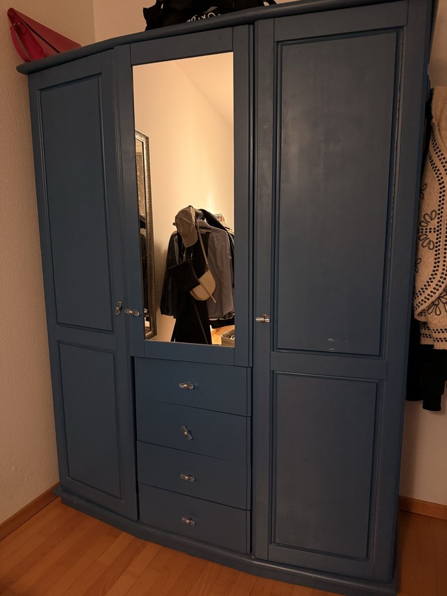 Armadi: Kleiderschrank mit Spiegel – Usato da Zürich venduto da vkn_mb69