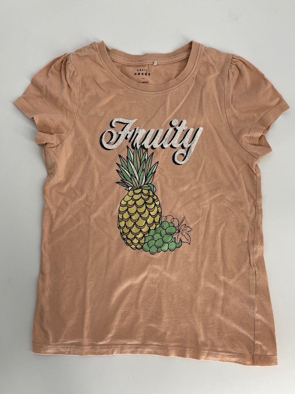 Blusen, T-Shirts & Tops: Shirt mit Ananas-Print, Gr. 122/128 – Gebraucht aus Auenstein von moin.