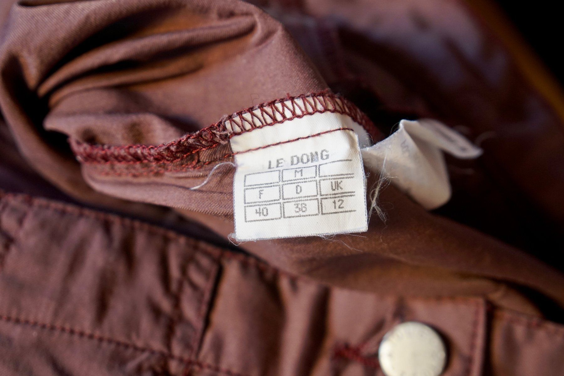 Pantaloni: AIGLE - Pantalon Léger - 38 – Usato da Haute-Nendaz venduto da Violette123 9