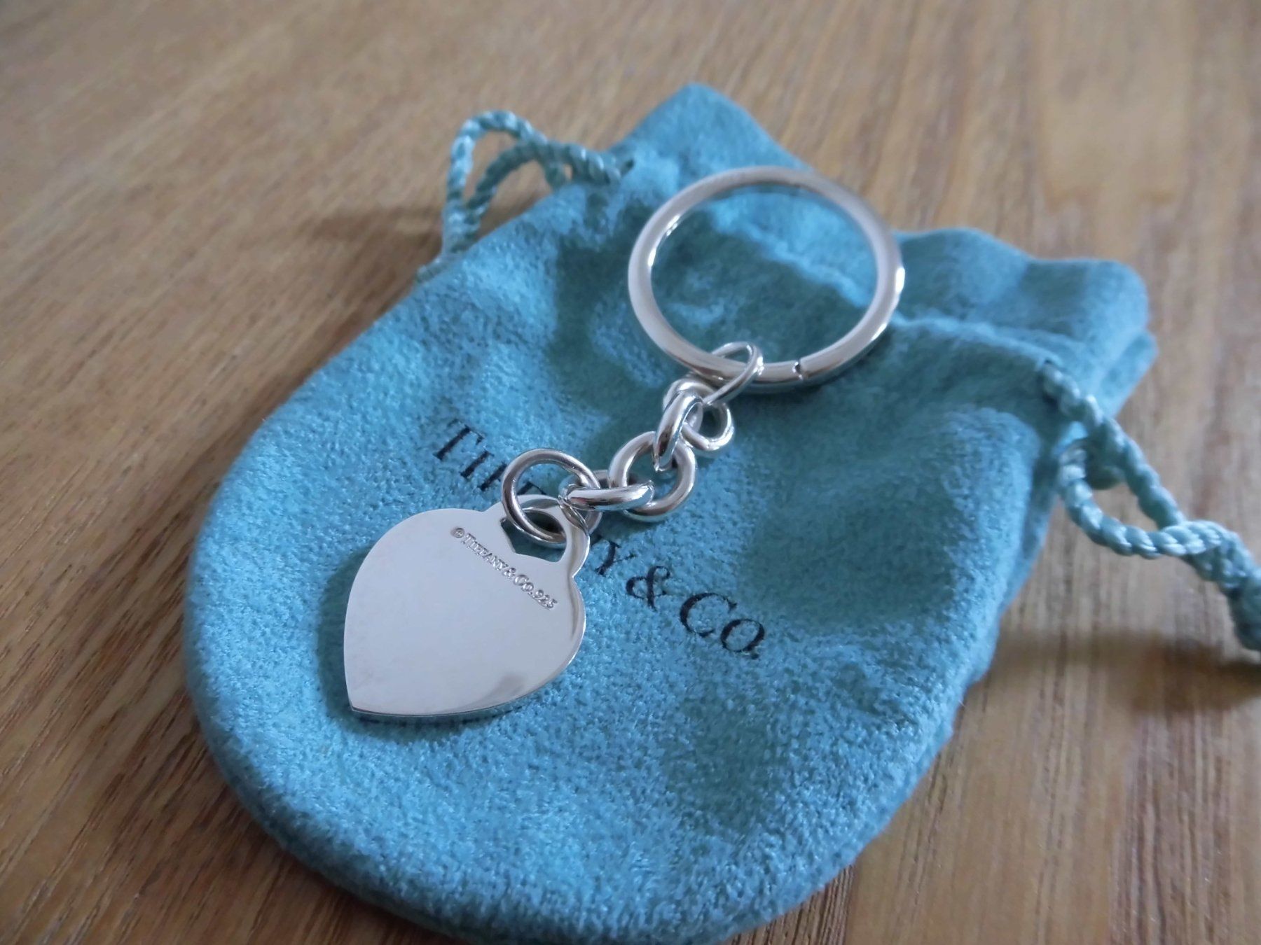 Tiffany & Co. Schlüsselanhänger & - bänder: Return to Tiffany Heart key ring!! – Gebraucht aus Goldach von  7