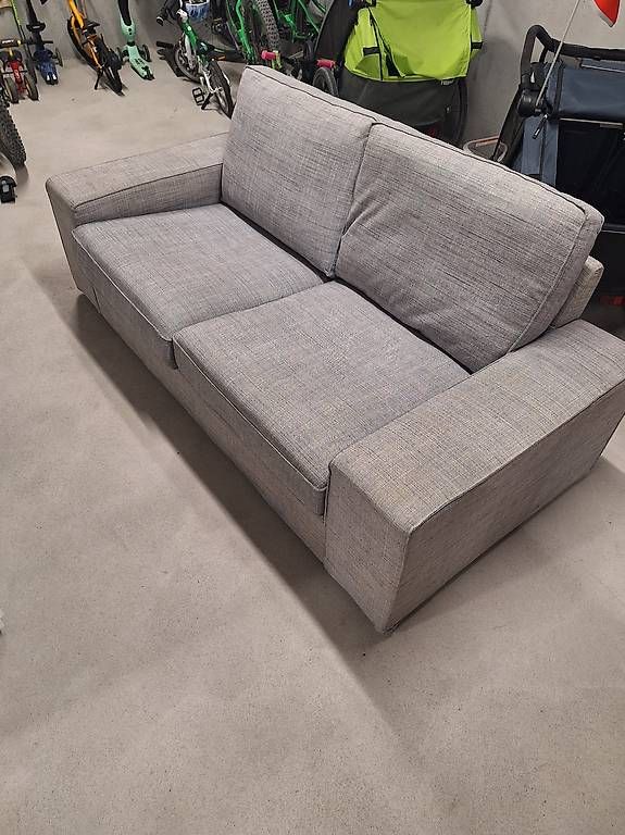 Divani: Zwei Sitz Sofa, grau – Usato da Tübach venduto da lor_kbn5 2