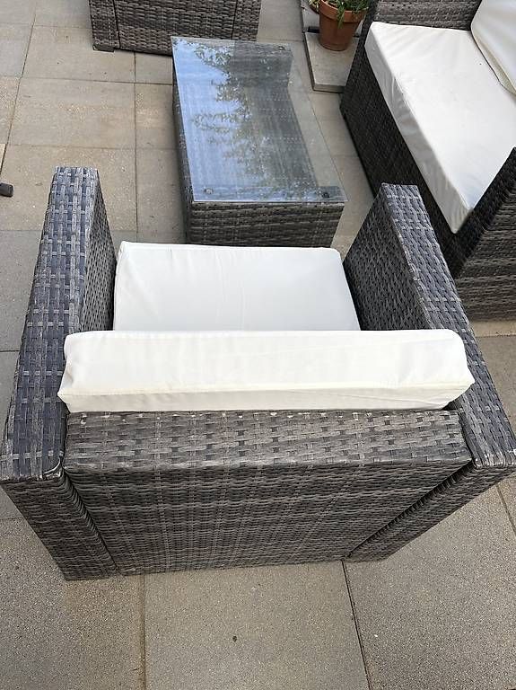 Set de table et chaises: Salon de jardin gris – D'occasion à Moudon par ch__8nhl 1