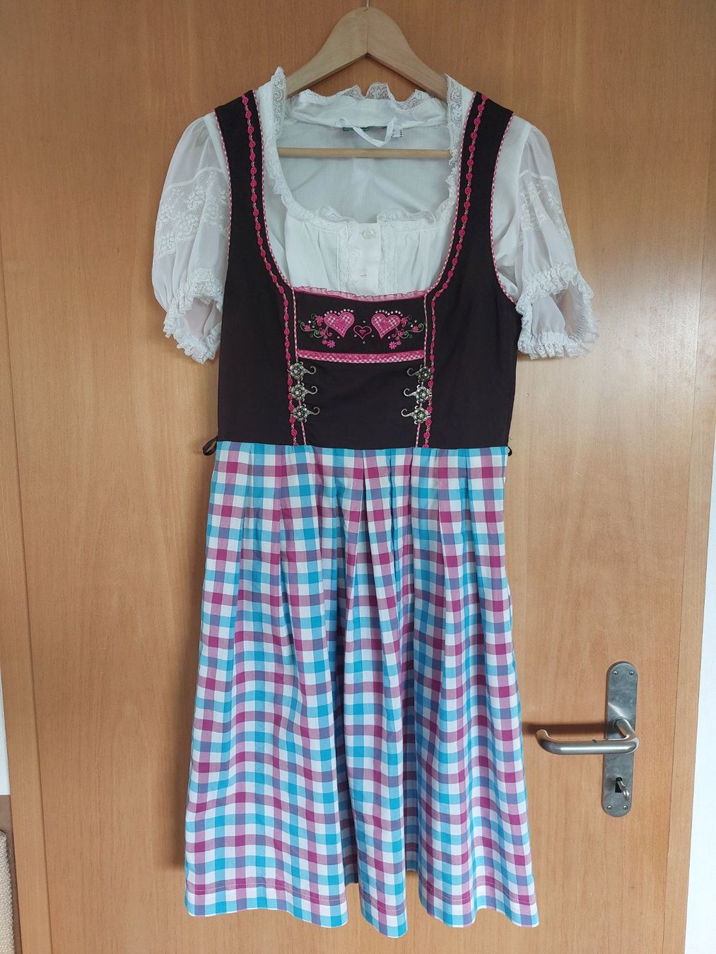 Kleider: Dirndl Trachtenkleid – Gebraucht aus Steinmaur von MK724 1
