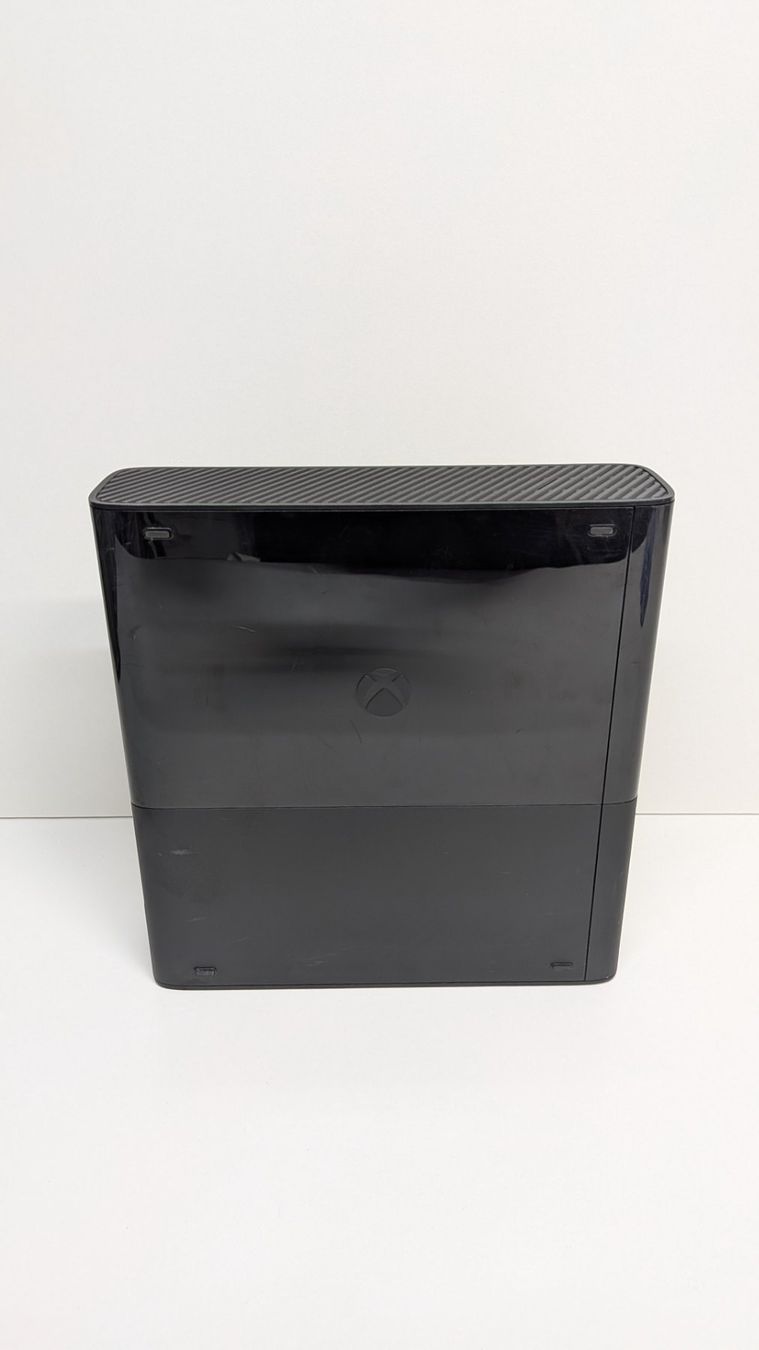 Microsoft Konsolen: Microsoft Xbox 360 E Konsole, 228 GB – Gebraucht aus Menziken von mame18 4