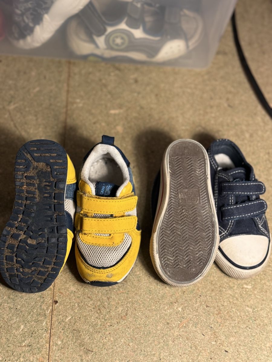 Scarpe per ragazzi: 2 Paar Kinderschuhe, Grösse 22 – Usato da Schaffhausen venduto da Allisonkim 2